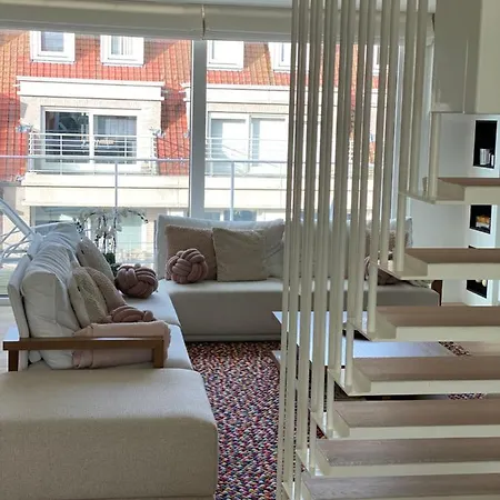 Ghibli - Duplex With Parking アパート