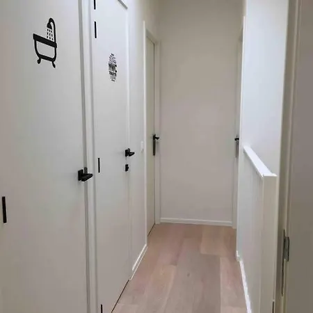 Ghibli - Duplex With Parking アパート *